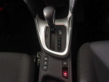 本革巻きシフトノブ&電動パーキングブレーキ