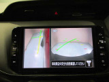 サイドブラインドカメラです。左前方を映します。巻き込みの確認ができますよ