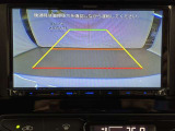 バックモニターで、後方を確認しながら安心して駐車することができます。運転初心者も熟練者も必須の機能ですよ!