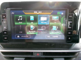 フルセグTV、CD、Bluetoothなど好きな音楽を聴きながらドライブ。