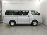 この度は、当社の展示車をご覧いただきまして、誠に有難うございます。自信をもってお勧めできる車となりますので、ごゆっくりご覧頂きたいと思います。