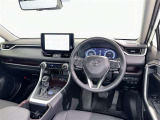 運転席まわりです。 各操作スイッチは使いやすい位置に配置されてます。