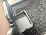 助手席下部に収納があります!
