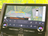 【パノラミックビューモニター】専用のカメラにより、上から見下ろしたような視点で360度クルマの周囲を確認することができます☆死角部分も確認しやすく、狭い場所での切り返しや駐車もスムーズに行えます。