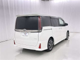 後ろから見ると車の印象も変わりますね♪