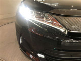LEDヘッドライトです。デザイン性がよくとても明るいので、夜間の走行や悪天候でも安心です。しかも長寿命!