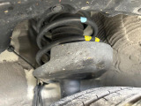 お車を安心してお乗りいただく為には、足回りの定期点検が欠かせません。サービスサポート(有償保証)では無料点検もご提供しており、安心のカーライフをお過ごしいただけるサポート体制が整っています。
