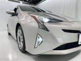 フォグランプ装着車です。暗い夜道の車両前方を明るく照らします