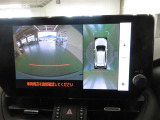 車両を上から見たような映像をナビ画面に表示するパノラミックビューモニターが付いています。