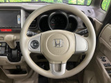 【ステアリングスイッチ】運転中、前方から目線をそらすことなく、オーディオ等の操作が可能な便利機能!安心&快適なドライブを演出してくれます♪