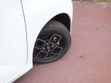 155/65R14タイヤ+専用アルミホイールです。スタッドレスタイヤや各種オプションのご注文も承っております(^^)!