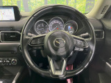 【純正革巻きステアリング】上質な革を使用することで、手にしっかり馴染みとても運転しやすいハンドルです♪