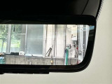 デジタルインナーミラーが付いています。車両後方カメラの映像をインナーミラー内のディスプレイに表示。