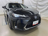 LEDヘッドライトです。デザイン性がよくとても明るいので、夜間の走行や悪天候でも安心です。しかも長寿命!