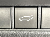 【パワーバックドア】スマートキーや運転席のボタンを押すだけでリアゲートが自動で開閉します!荷物を持っている時や、高い位置にあるバックドアを閉める際に便利な機能です♪