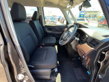 運転席シート廻りは使用感も少なく、良好な状態となっています。丁寧に使われていたことがよくわかりますね。