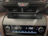 オートエアコン♪お好みの温度に設定するだけで車内を快適空間にしてくれますよ♪