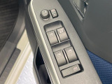 【電動格納ミラー】サイドミラーは電動格納式となっており、狭い駐車場でもキズがつくリスクを抑えられます。
