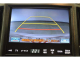 バックモニター付き。 車両後方の映像が画面に表示されるので、車庫入れが苦手な人も安心です。 ただし、目視確認もお忘れなくお願いいたします。