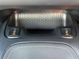 運転席・助手席あたたかシートヒーター付です☆冬場はヒーターの為のエンジン始動を抑えられるので低燃費につながります☆
