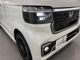 夜間走行や暗いところでの視認性を高める、LEDヘッドライト搭載、しっかり明るく照らしてくれるので、安心です。