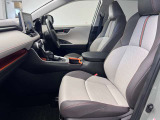 【車内ルームクリーニング済】専門スタッフにより車内はきれいにルームクリーニングを行っております。