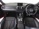 Audiのインテリアはエクステリア同様、優れたデザイン性とクオリティ、そして機能性を兼ね備えております。