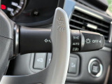 【オートライト(AUTO)】外の明るさをシステムが感知して、自動でヘッドライトが点灯します。ヘッドライトをつけ忘れを防ぐ便利機能です。
