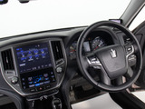 使いやすさや安全性を追求したステアリング周り!高級車ゆえにスイッチ類が多いのも特徴ですね!考え尽くされた配置ですぐに使いこなす事が出来ますのでご安心下さい!是非、体感してみて下さい!!