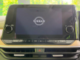 【メーカー純正9型ナビ】インテリアに溶け込むスタイリッシュな「専用設計」メーカーナビを装備♪視認性や操作性など基本性能にも優れ、より上質なカーライフをお楽しみいただけます。