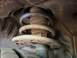 お車を安心してお乗りいただく為には、足回りの定期点検が欠かせません。サービスサポート(有償保証)では無料点検もご提供しており、安心のカーライフをお過ごしいただけるサポート体制が整っています。
