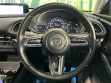 【純正革巻きステアリング】上質な革を使用することで、手にしっかり馴染みとても運転しやすいハンドルです♪