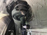 お車を安心してお乗りいただく為には、足回りの定期点検が欠かせません。サービスサポート(有償保証)では無料点検もご提供しており、安心のカーライフをお過ごしいただけるサポート体制が整っています。