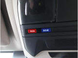 専用ボタンでコールセンターへ接続。状況に応じて緊急車両の要請やロードサービスの取次ぎを行います。重大事故の際は自動的にコールセンターにつながり、緊急車両やドクターヘリを要請します。(要申込)