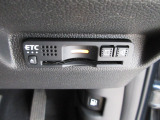 ETC付。高速道路の料金所はキャッシュレスで通過です。サービスエリア等にあるスマートインターの出入りも利用可能でとっても便利。ご納車後すぐにお使い頂けるようセットアップしてのお渡しとなります。