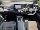 インパネ周りはこのように機能的にまとまっています。もちろんクリーニング済みで、室内もキレイです。