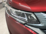 LEDヘッドライトは、点灯の瞬間から最大光量を発揮し、突然暗くなるトンネルなどでの安定感を高めます。