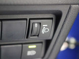 人や荷物を満載しても、対向車や先行車に迷惑をかけない、室内からヘッドライトの光軸を調整できます。