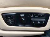【パワーシート】電動でシートポジションの変更が可能です。手動式より細かくシート設定が可能ですのでより快適な姿勢でドライブを楽しんで頂けるでしょう。