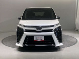 「フロントマスク」です。車の印象を決めるのは【顔】。この車の顔つきは、きっとあなたにピッタリ!?