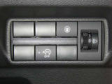 ネッツトヨタ静浜は&rdquo;キレイ&rdquo;にこだわっています。特設サービス工場で、新しく生まれ変わった車!内装・外装の徹底的な掃除、シートを外してニオイの元まで消臭・除菌、見えにくいエンジンルーム内もキレイ!