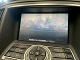 【バックカメラ】運転席から画面上で安全確認ができます。駐車が苦手な方にもオススメな便利機能です。