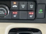 運転席/助手席シートヒーターで寒い日もすぐに温かくなり快適に過ごせます。2段階の温度調整が可能です