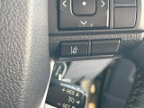 【レーントレーシングアシスト】高速道路走行時、車線からはみ出しそうになるとレーンの中央を走るようにステアリング操作をアシスト。より安全な運転をサポートしてくれます!