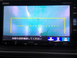 バックカメラの画像です。ガイドラインがスムースな車庫入れをサポートいたします。車庫入れの安心感がアップしますね。