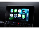 アップルカープレイ搭載されており、使い慣れたiPhoneのナビや音楽アプリをそのまま車のディスプレイで操作していただけます。