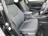 長時間の運転でも疲れにくい、ゆったりと座れる運転席