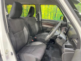 運転席シート廻りは使用感も少なく、良好な状態となっています。前オーナー様が丁寧に使っていたことがよくわかりますね。