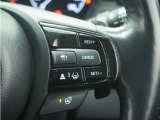 ◆アダプティブクルーズコントロール◆予め設定した車速内でクルマが自動的に加減速。前走車との適切な車間距離を維持しながら追従走行します。【LKAS】車線維持支援システムでステアリング操作を支援。