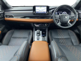 アウトランダー PHEV 2.4 P 4WD 本革シート